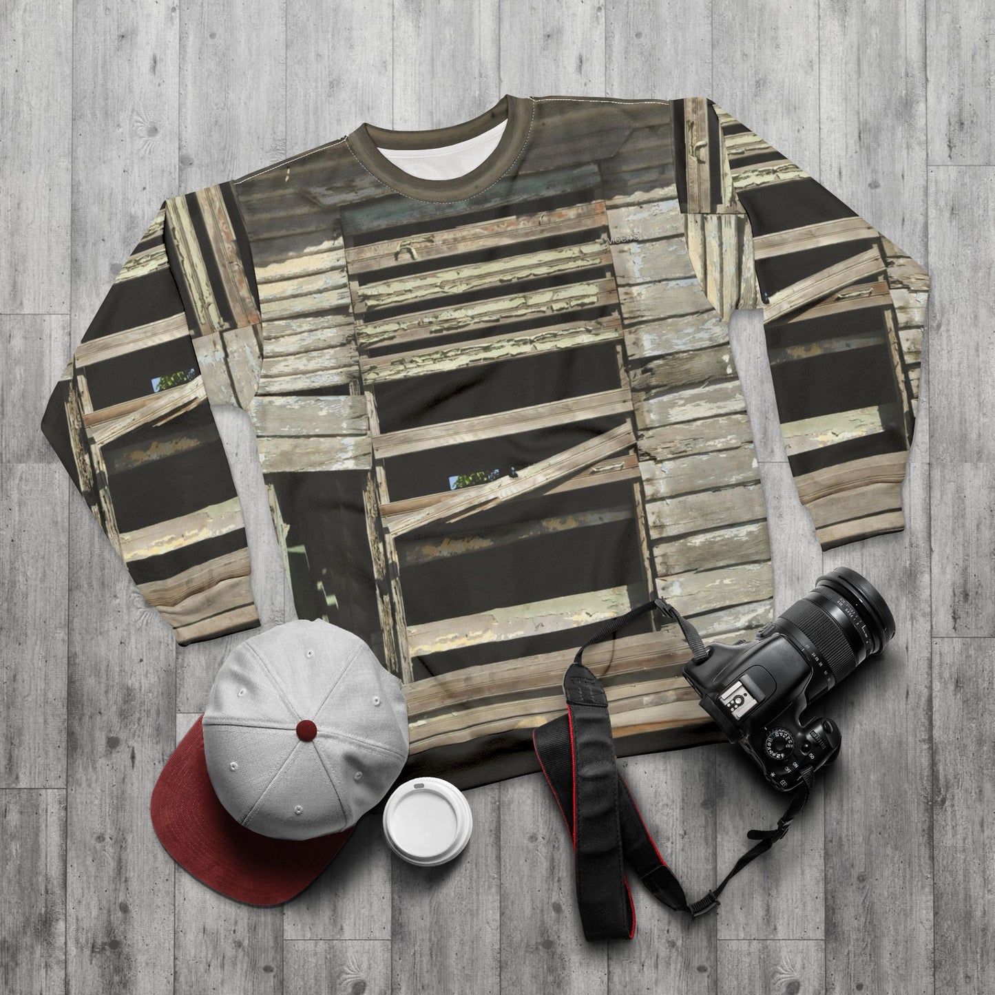 Distressed Shiplap Crewneck Sweatshirt – Vintage Weathered Wood Print