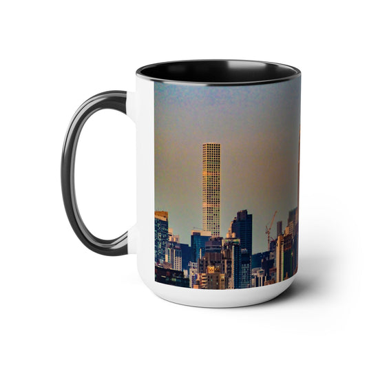 Taza de cerámica de 15 oz en dos tonos, para café, estampada con una imagen elegante de alta resolución de una vista de la ciudad de Nueva York.