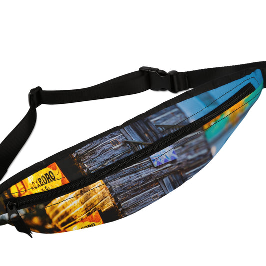 Vintage-Inspired Fanny Pack with Rustic Cabin Design