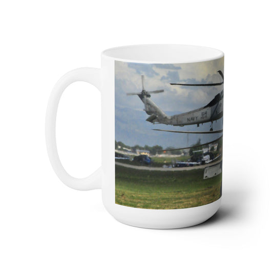 Elegante taza de café de cerámica de 15 oz estampada con un hermoso helicóptero Sikorsky UH-60 Black Hawk.
