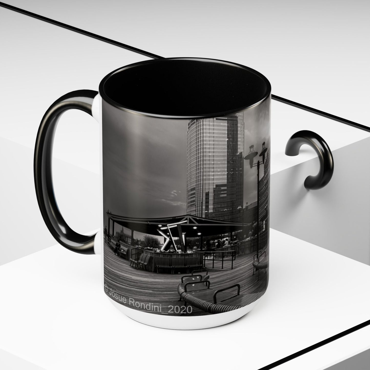 Two Tone 15oz Ceramic, Coffe Mug, Printed with a High-Res Beautifull Urban Landscape.