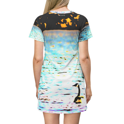 Lakeside Duckling Dress – Duo-Tone High-Contrast Edition