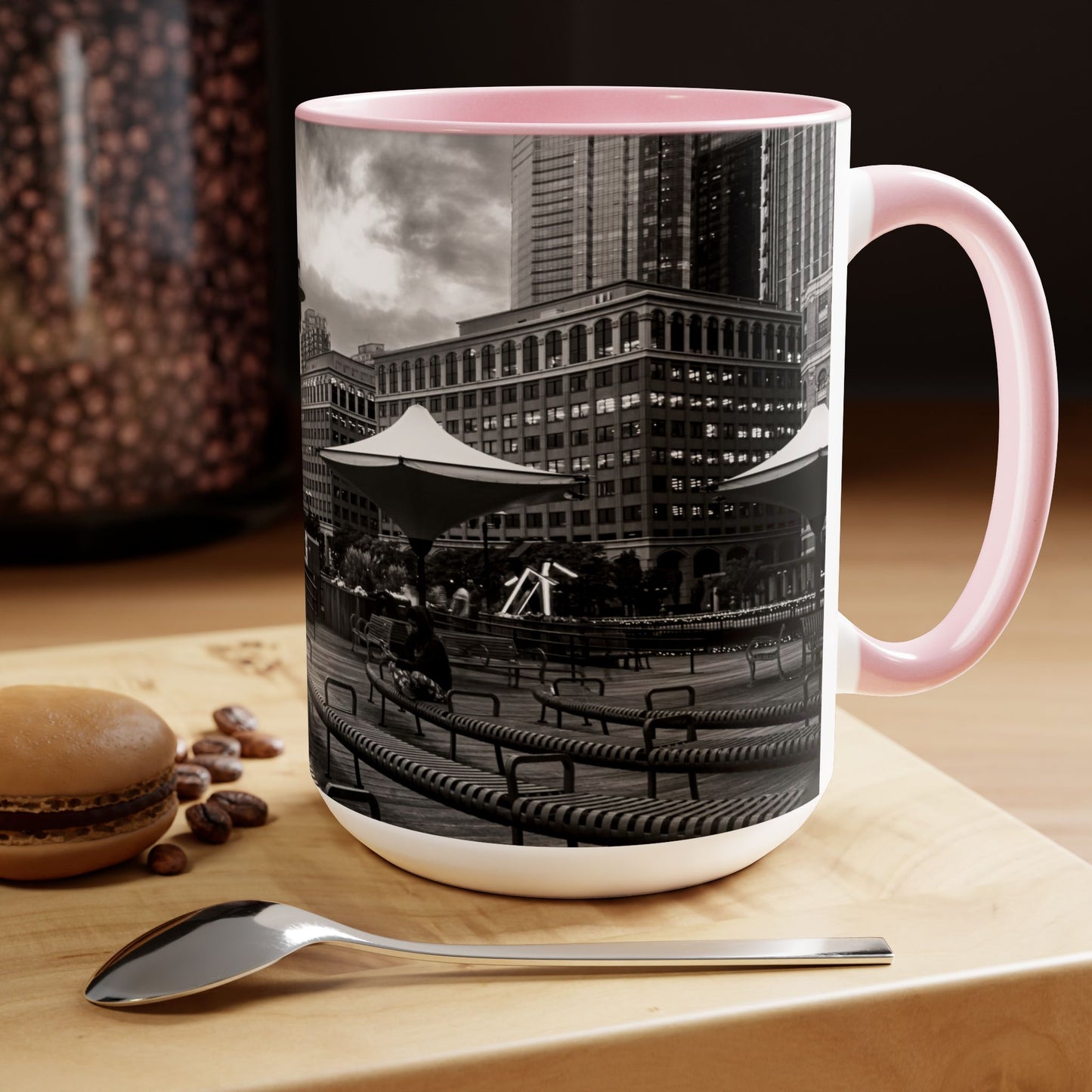 Two Tone 15oz Ceramic, Coffe Mug, Printed with a High-Res Beautifull Urban Landscape.