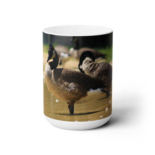 Elegante taza de café de cerámica de 15 oz con una hermosa imagen de patos salvajes.