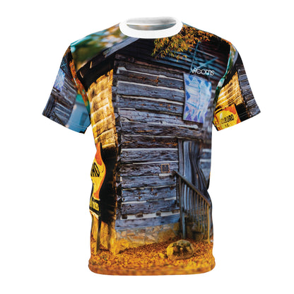 Rustic Cabin T-Shirt – Vintage Road Sign Woodland Shirt