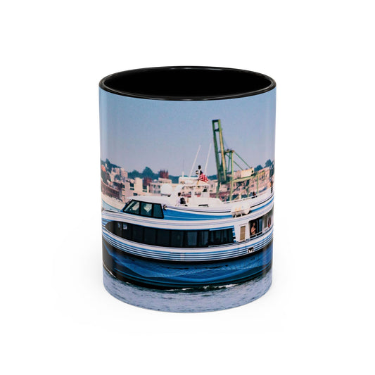 Taza de cerámica de dos tonos de 11 oz, impresa con una imagen elegante de alta resolución de un barco en el río Hudson, Nueva York.