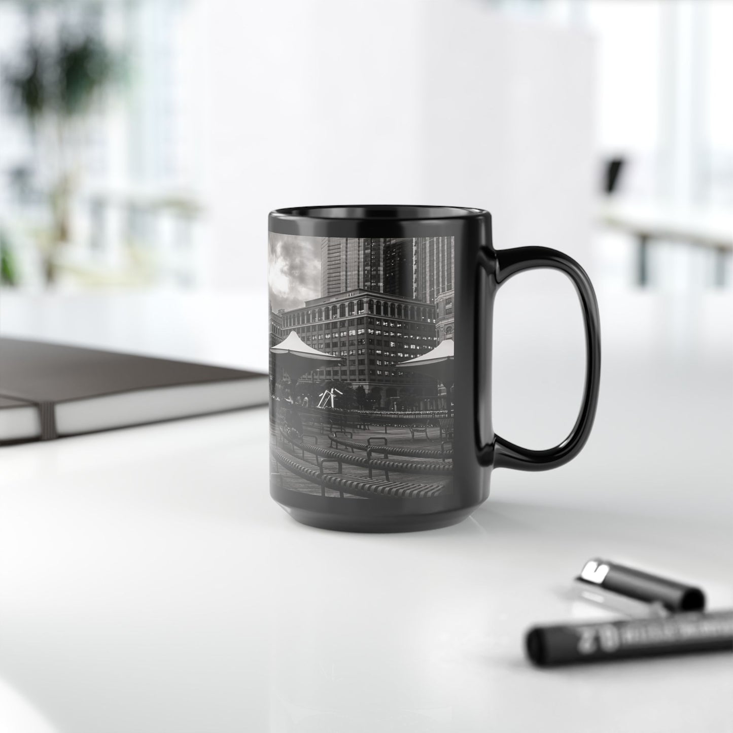 Elegant 15oz Ceramic Coffe Mug Printed with High-Res, Beautifull Urban Landscape.