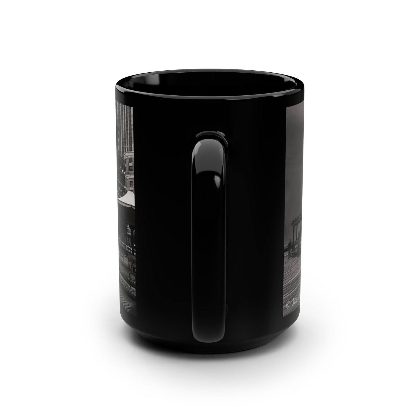 Elegant 15oz Ceramic Coffe Mug Printed with High-Res, Beautifull Urban Landscape.