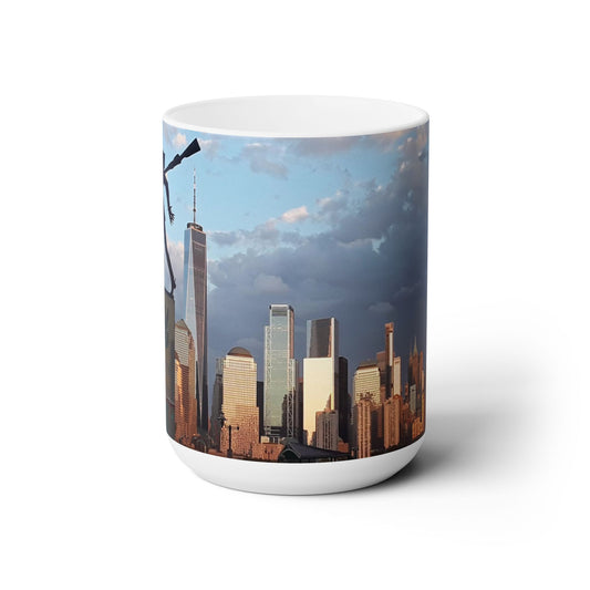Elegante taza de cerámica de 15 oz con la hermosa imagen del horizonte de Nueva York impresa.