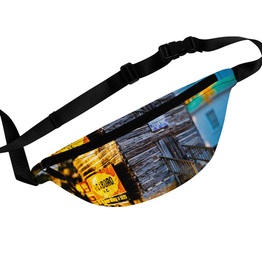 Vintage-Inspired Fanny Pack with Rustic Cabin Design