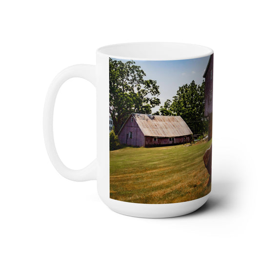 Elegante taza de café de cerámica de 15 oz estampada con un hermoso paisaje campestre.