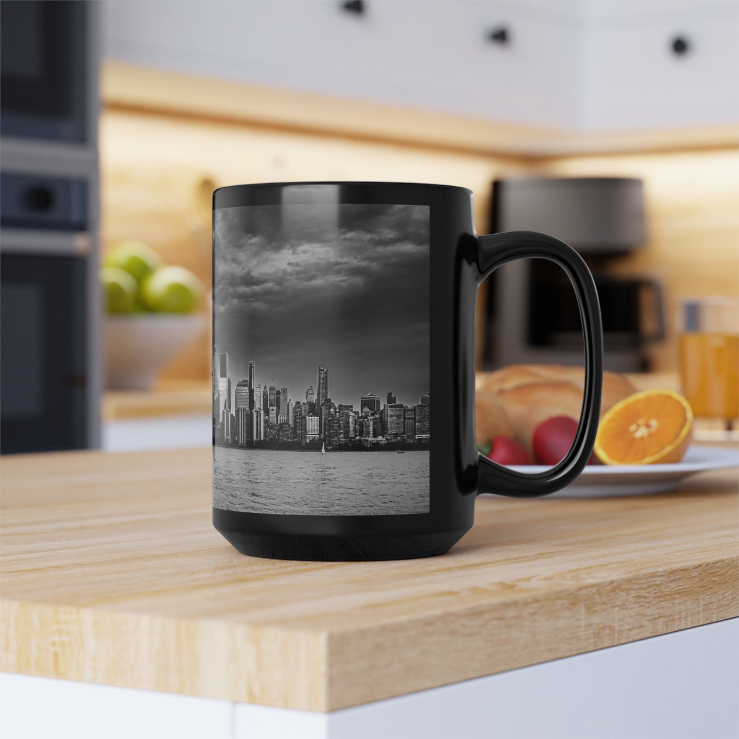 Elegant 15oz Ceramic Coffe Mug With High-Res, Full Color New York Sky Line Image.